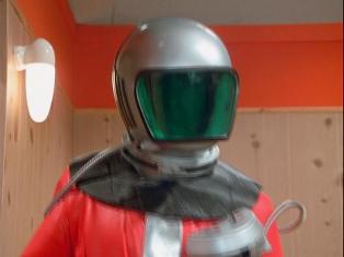 Type 2 alien spacesuit